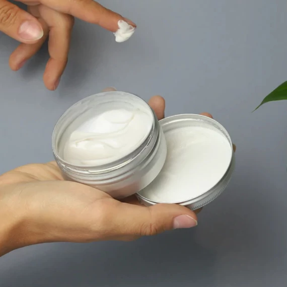 Allegro Natura Organic Light Kézkrém – gyorsan felszívódó, bio kamillával és körömvirággal